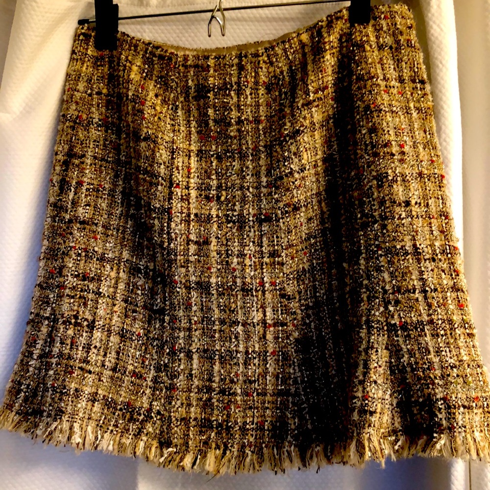 Avenue Montaigne Boucle skirt Chanel style